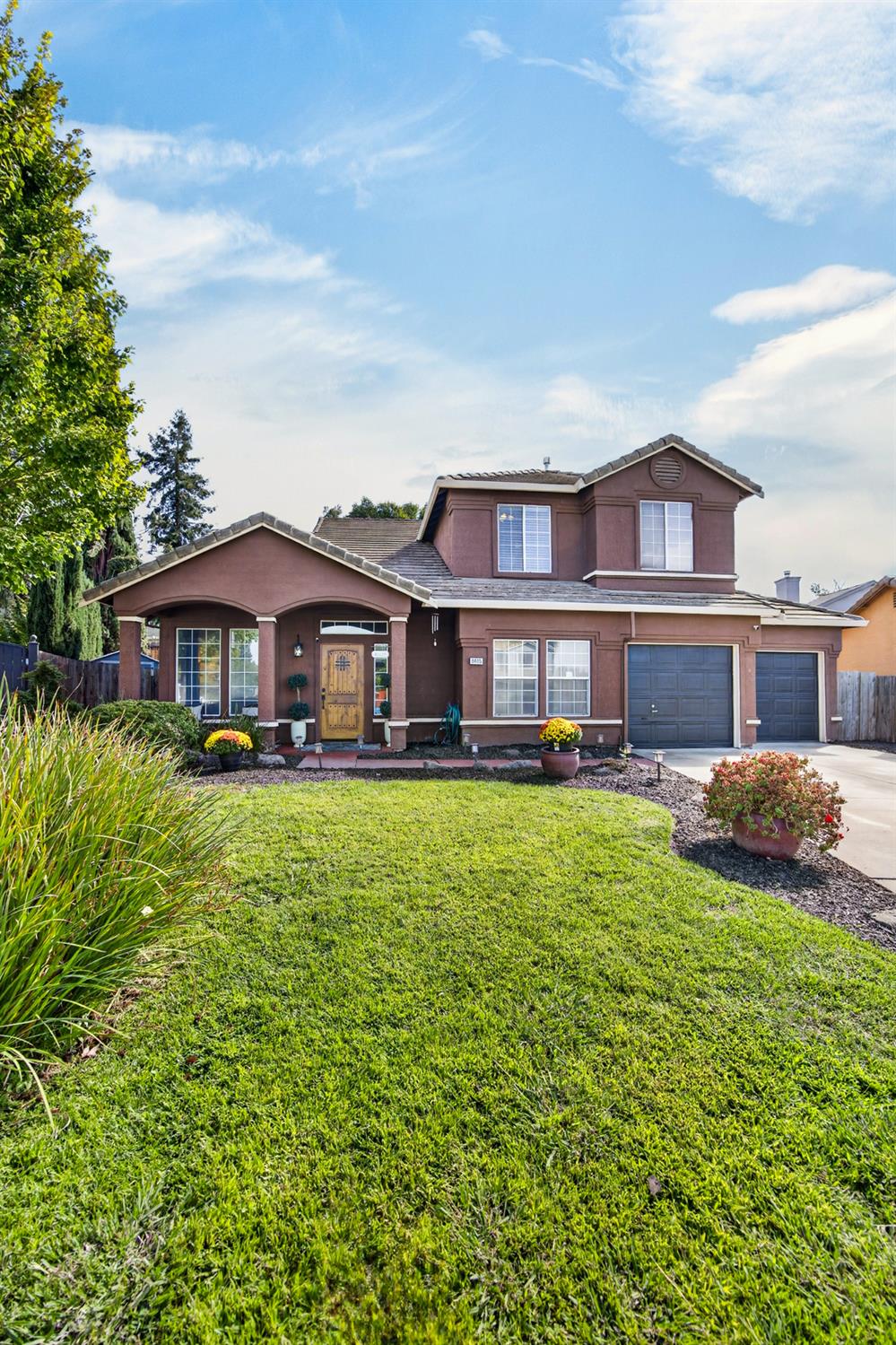 8405 Zachis Way