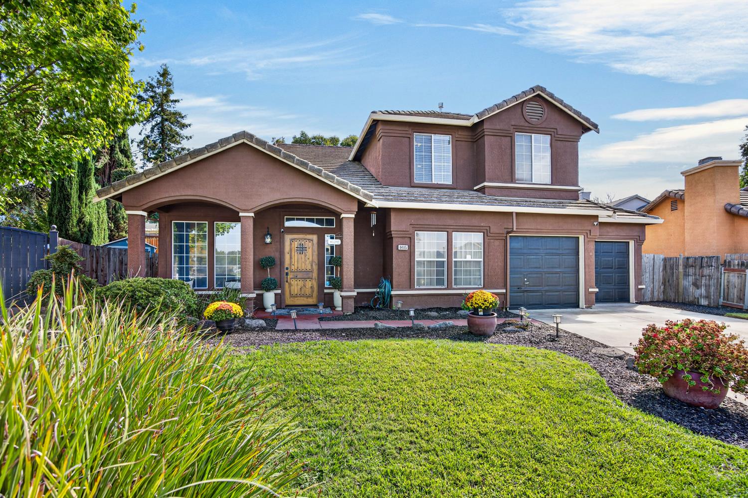 8405 Zachis Way