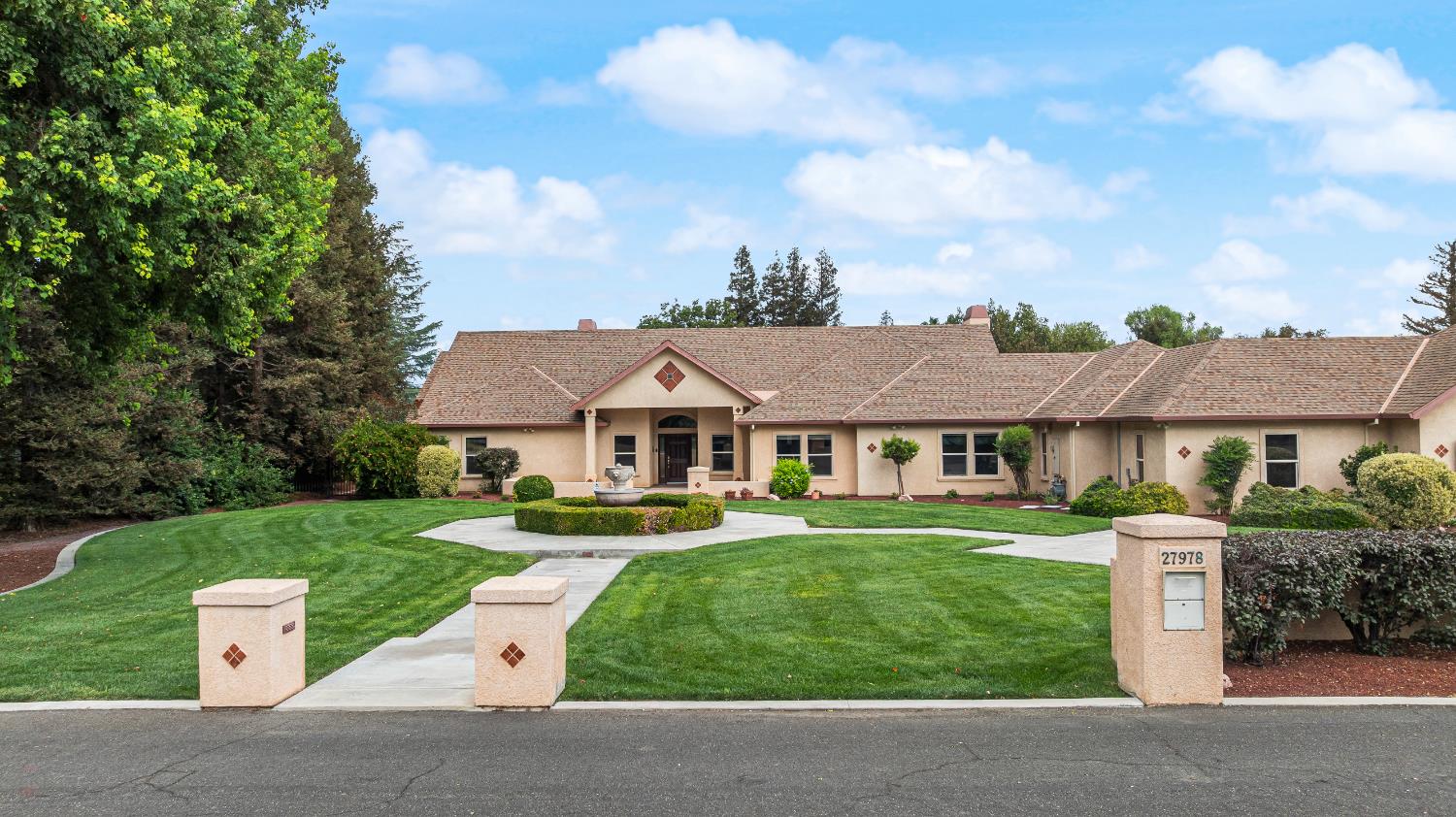 27978 S Traina Court