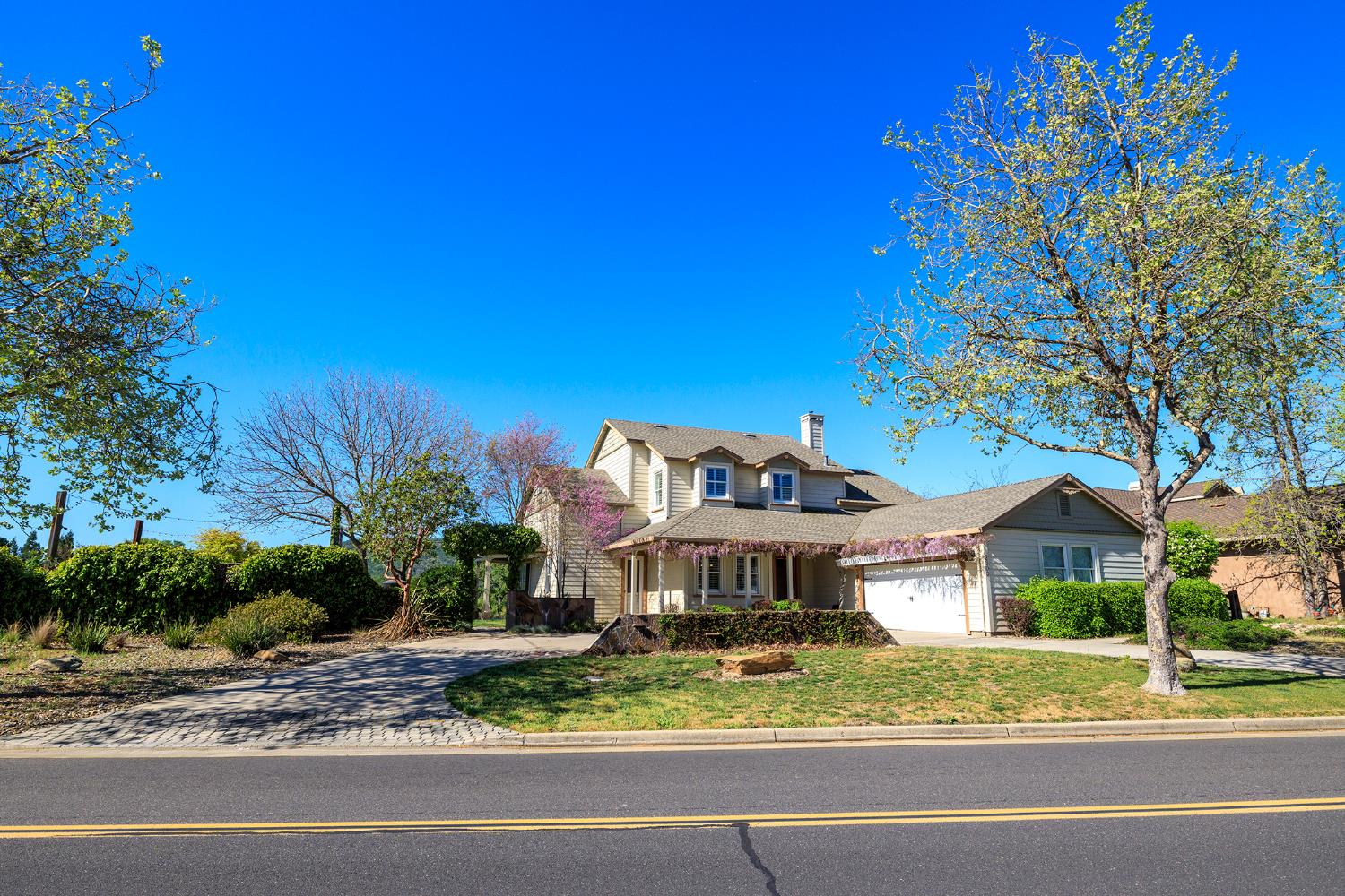 2300 Oak Creek Drive