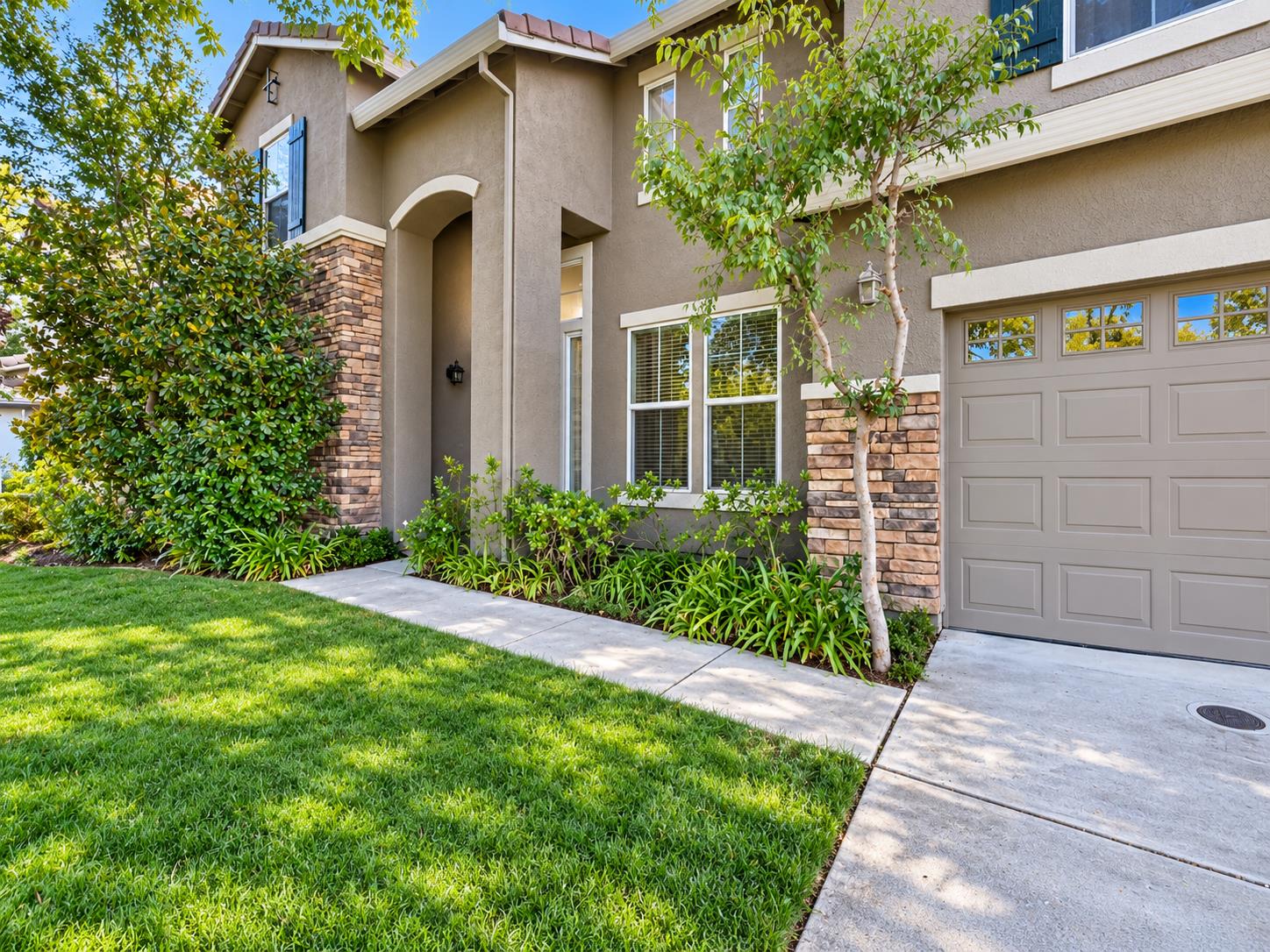 1359 NE Green Ravine Drive