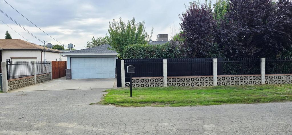 Photo of 1054 Jay Street, Olivehurst, CA 95961 (MLS # 225136659)