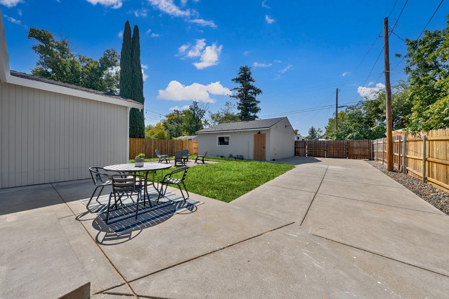 424 Stanford Avenue