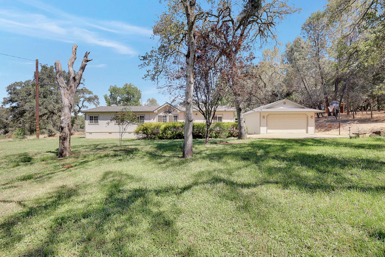 7115 Therese Trail