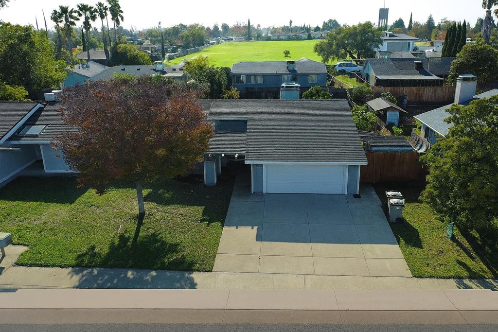 Photo of 5260 Euler Way, Sacramento, CA 95823 (MLS # 225146529)