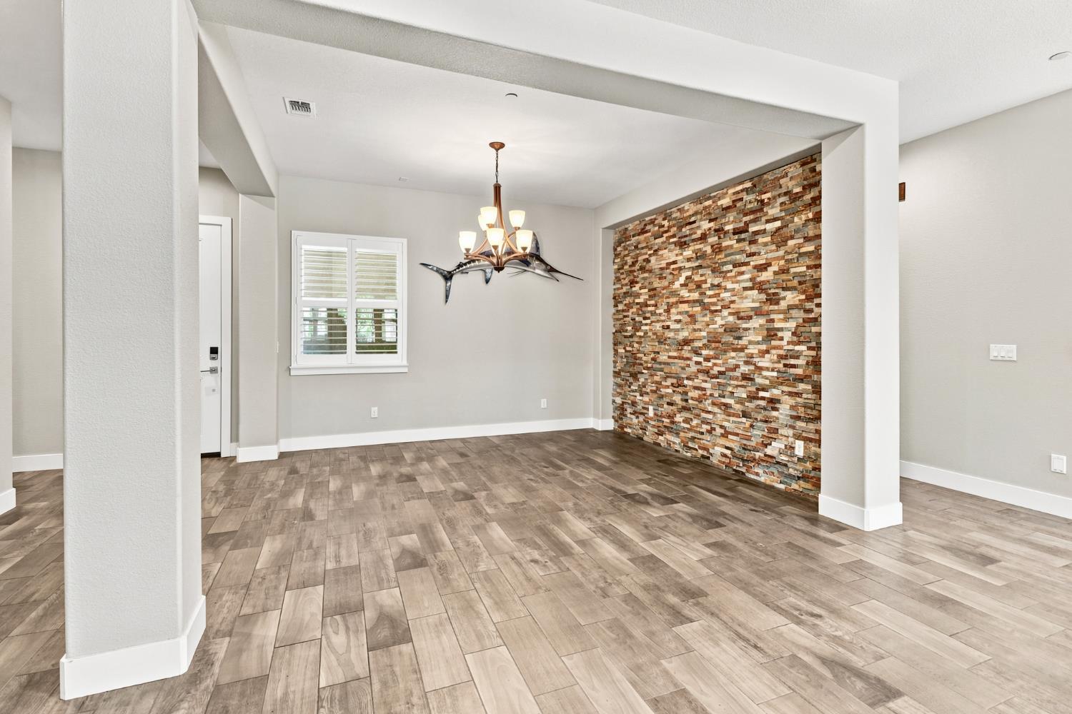 4201 Mockingbird Court