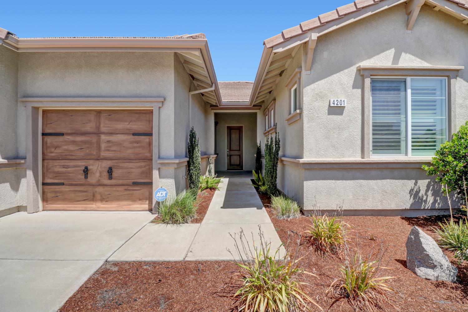 4201 Mockingbird Court