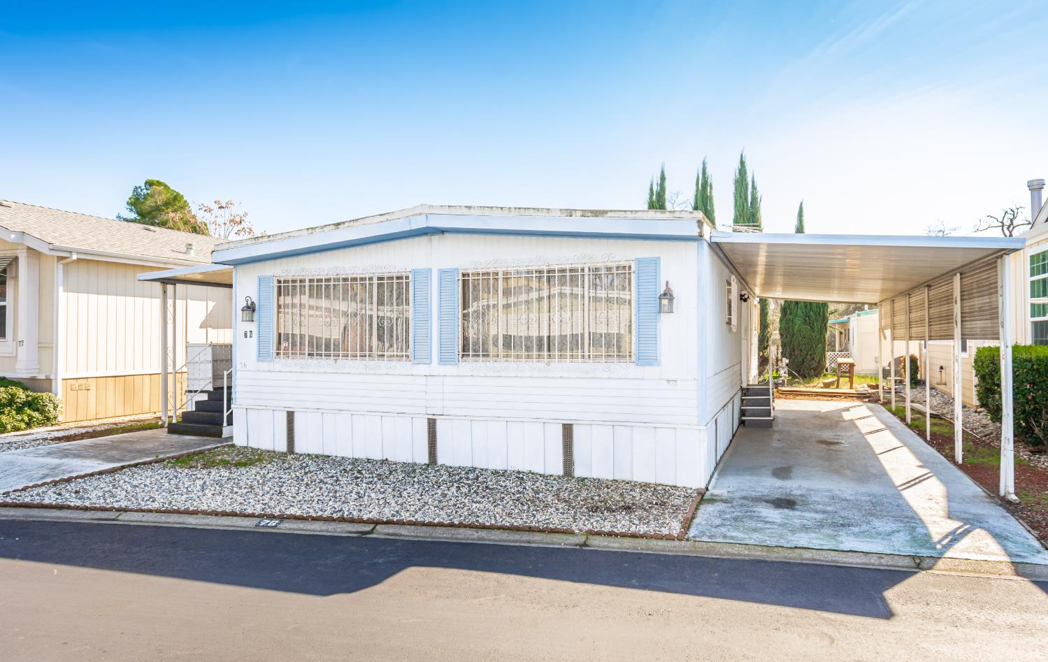 6525 Sunrise Blvd 76