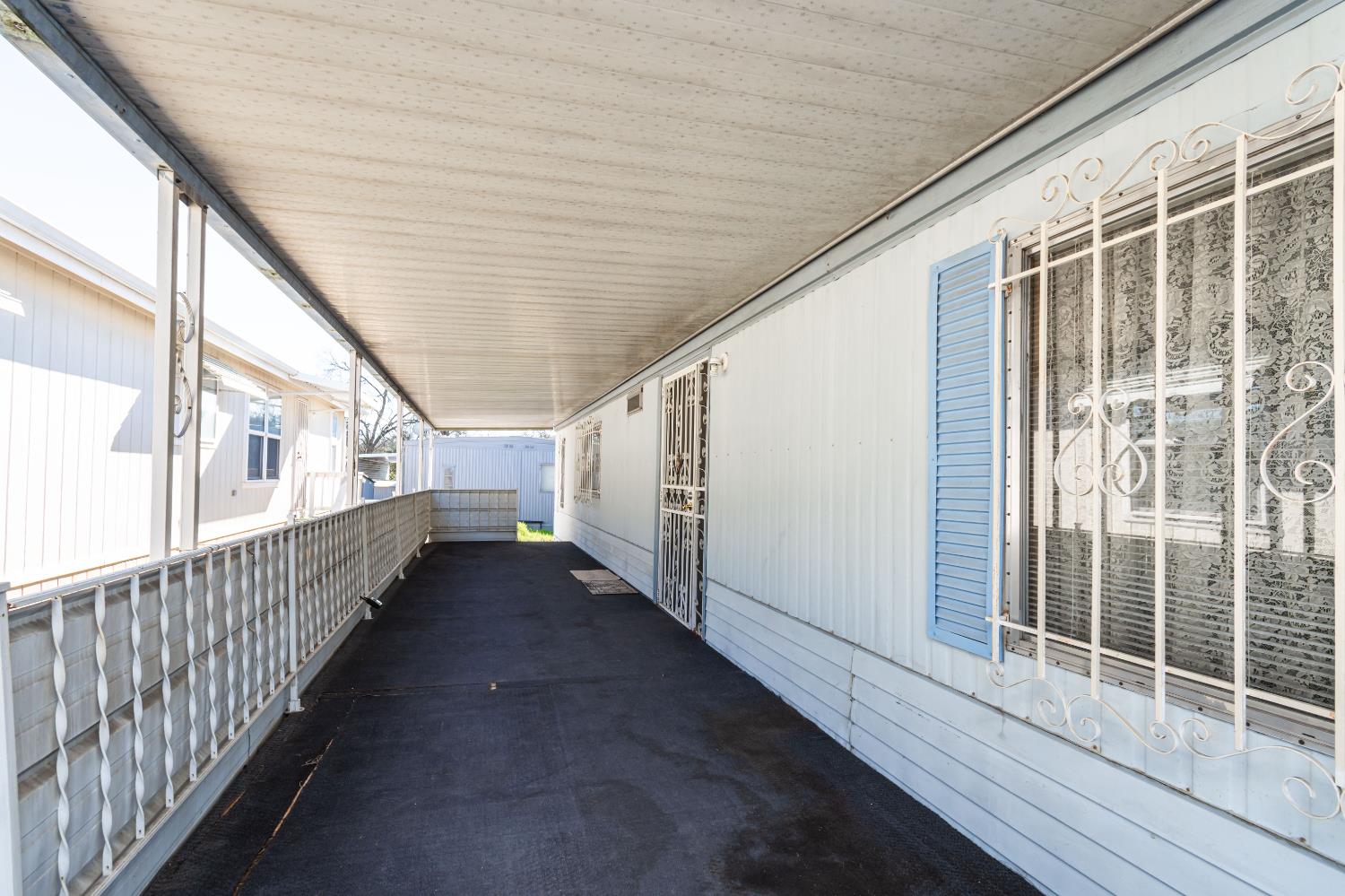 6525 Sunrise Blvd 76