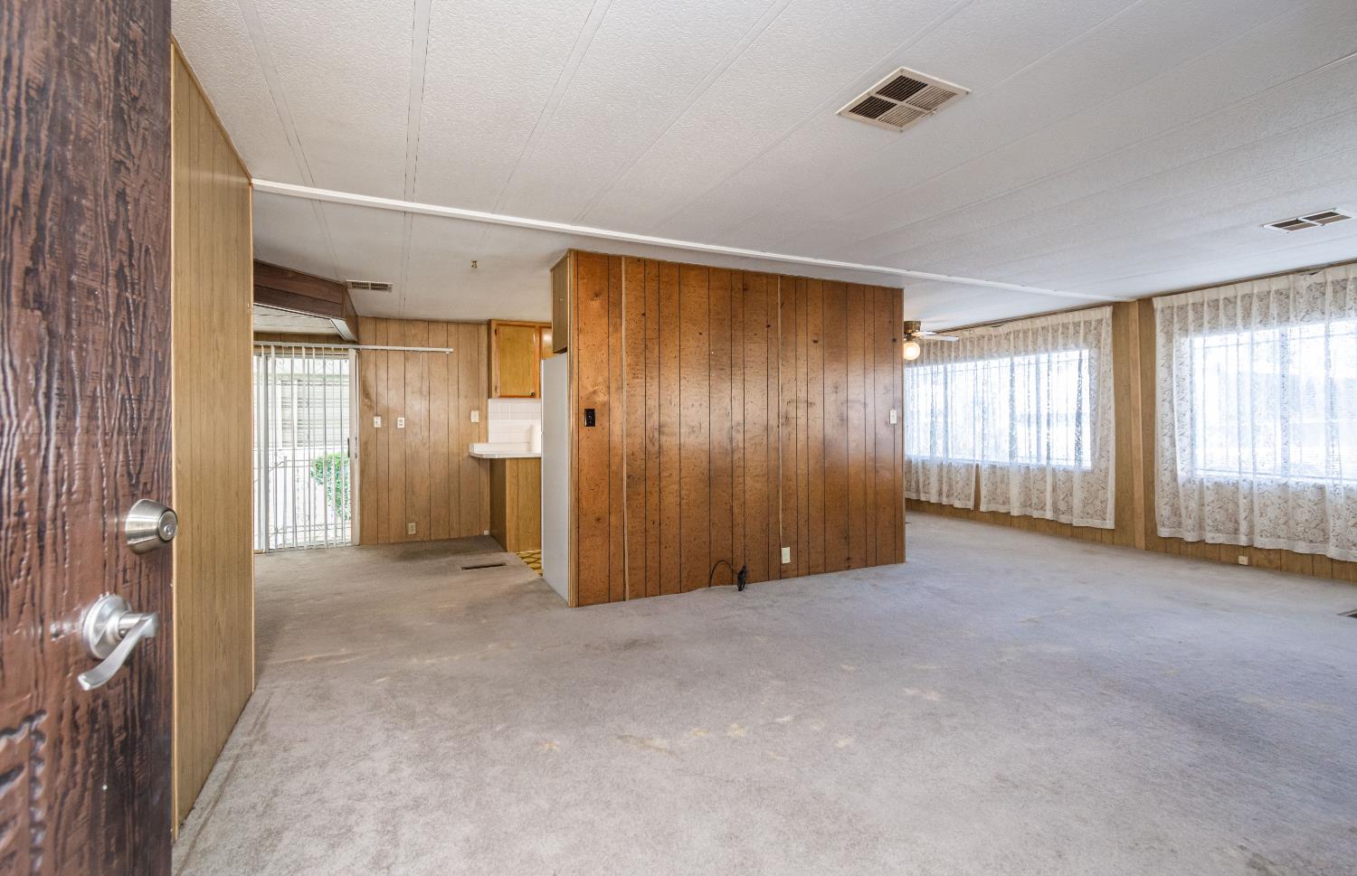 6525 Sunrise Blvd 76