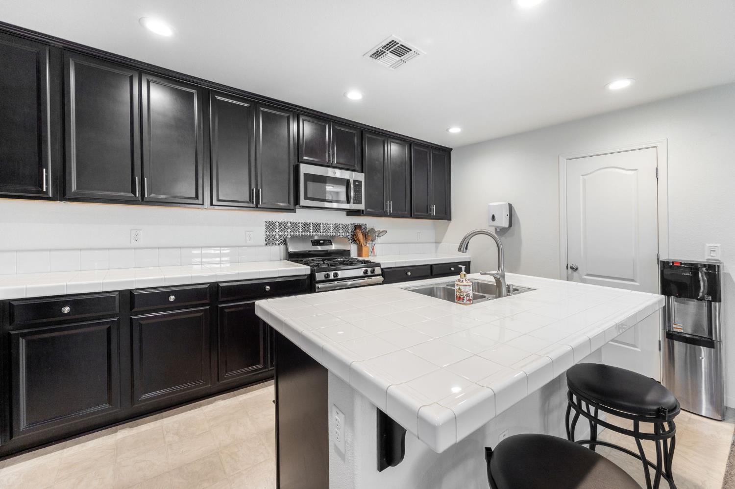 1163 Twinberry Street