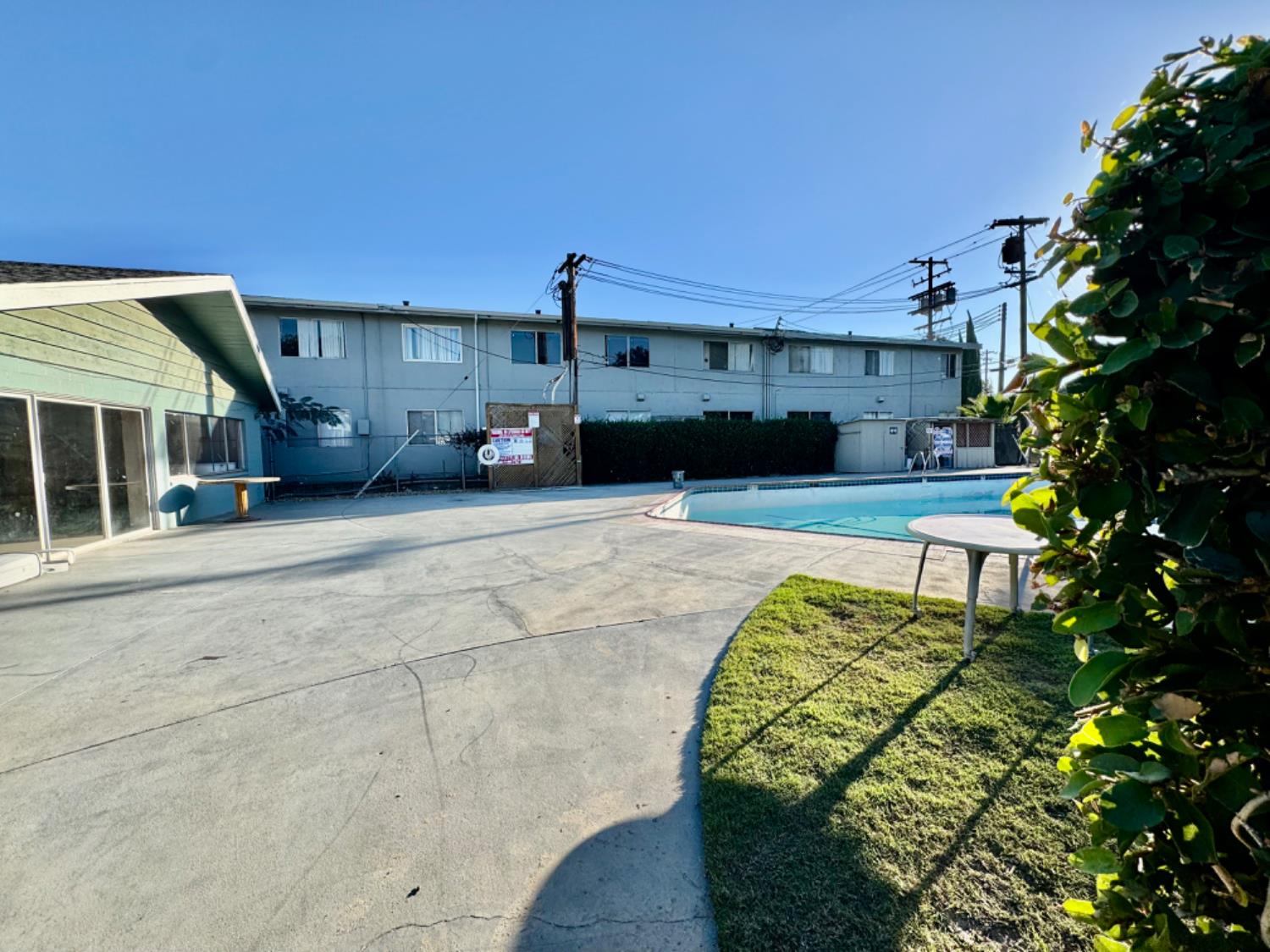 1523 N Beale Road 54