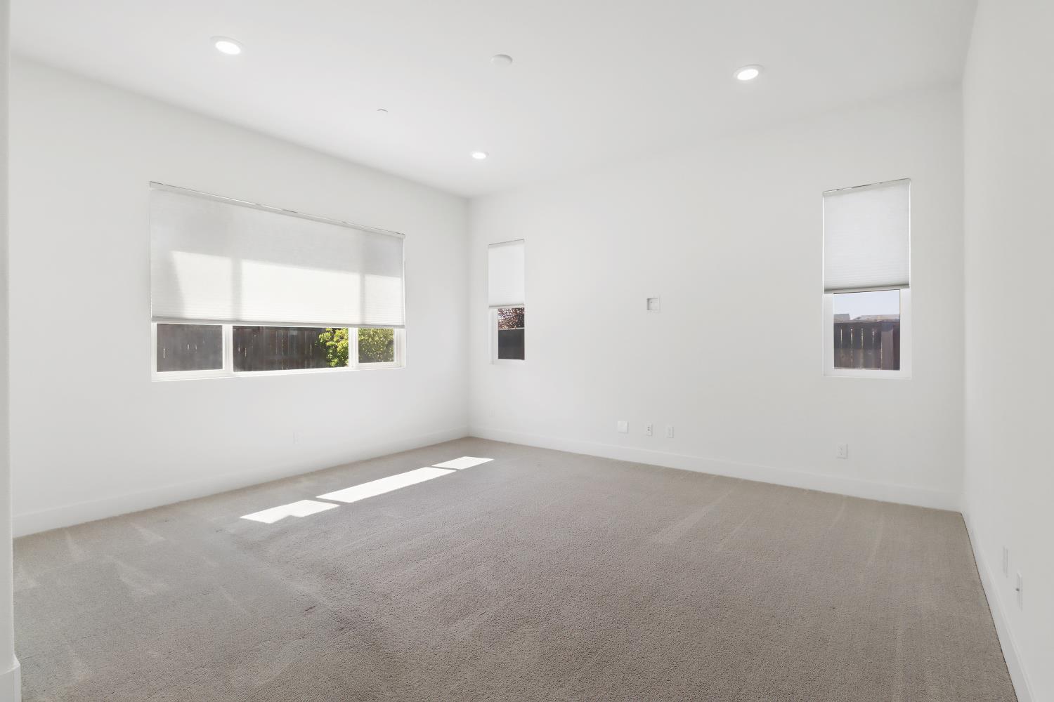 2554 Chamberlain Court