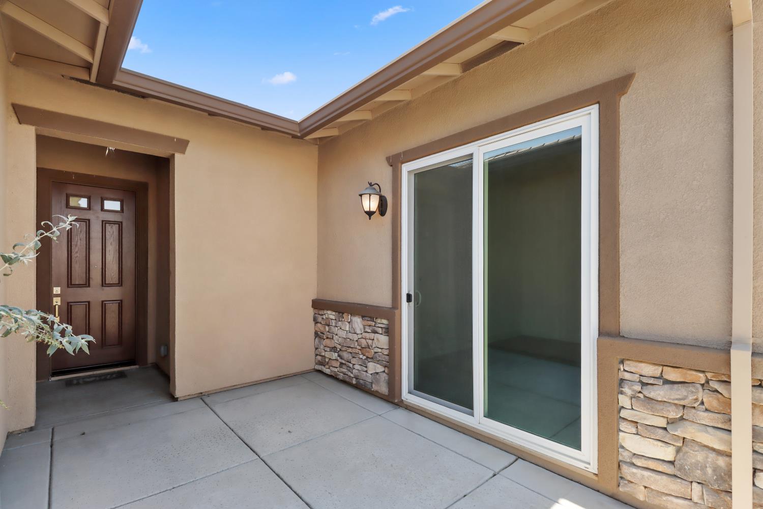 2554 Chamberlain Court