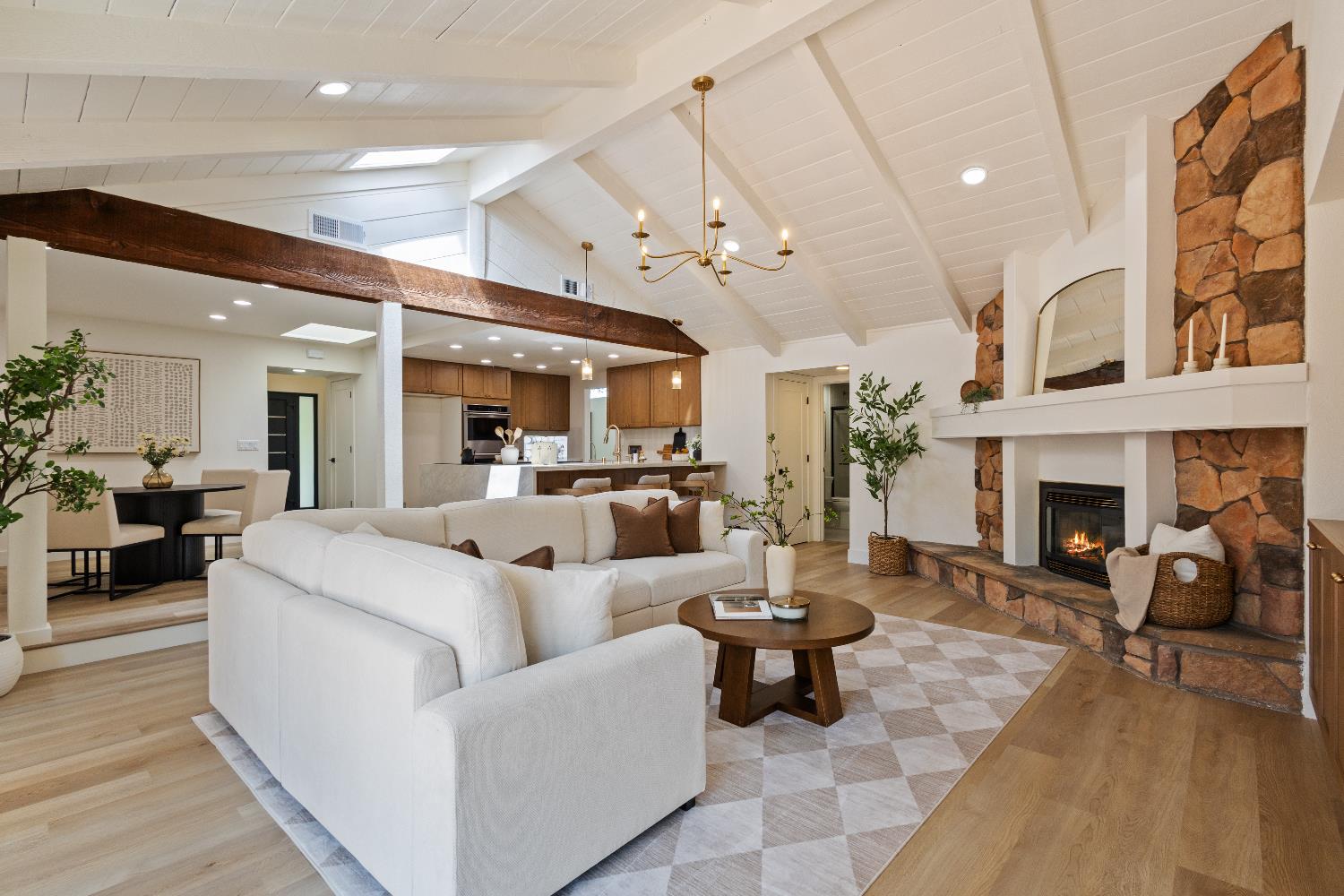 6901 Lincoln Creek Circle