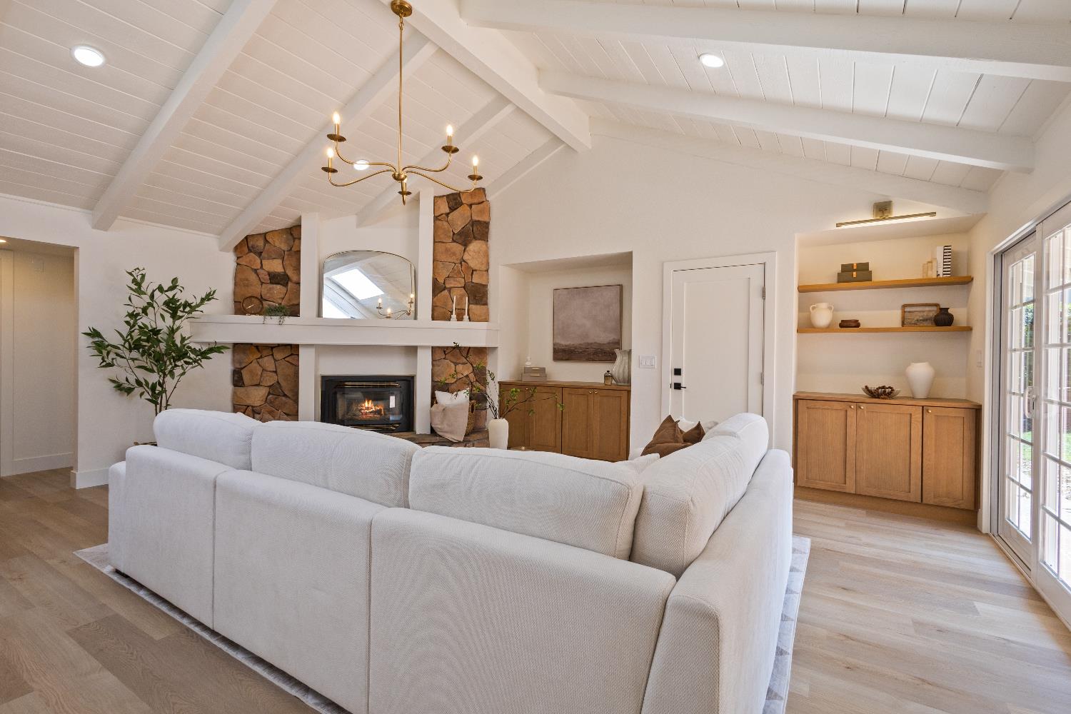 6901 Lincoln Creek Circle