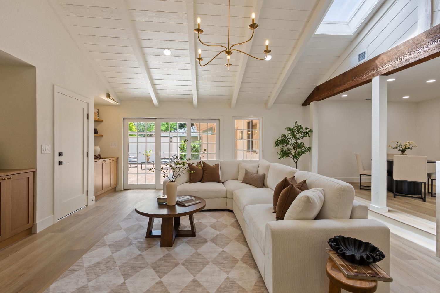 6901 Lincoln Creek Circle