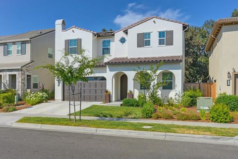 2327 5th Avenue Sacramento CA 95818