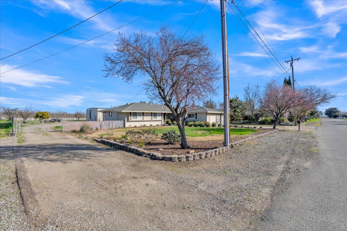 230 Butte Avenue