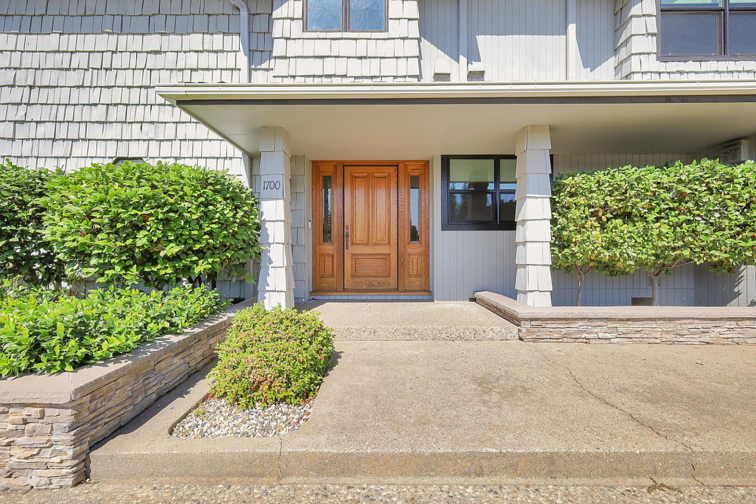 1700 Elizabeth Lane