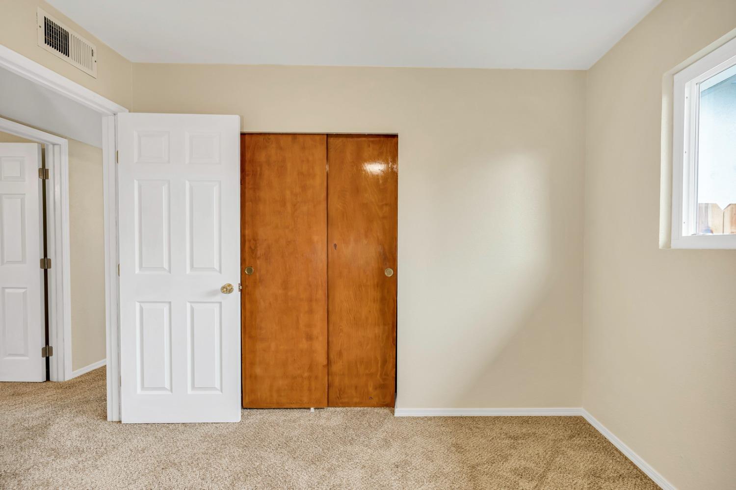 Los Banos, California 93635, United States, 3 Bedrooms Bedrooms, ,2 BathroomsBathrooms,Residential,Pending,24015