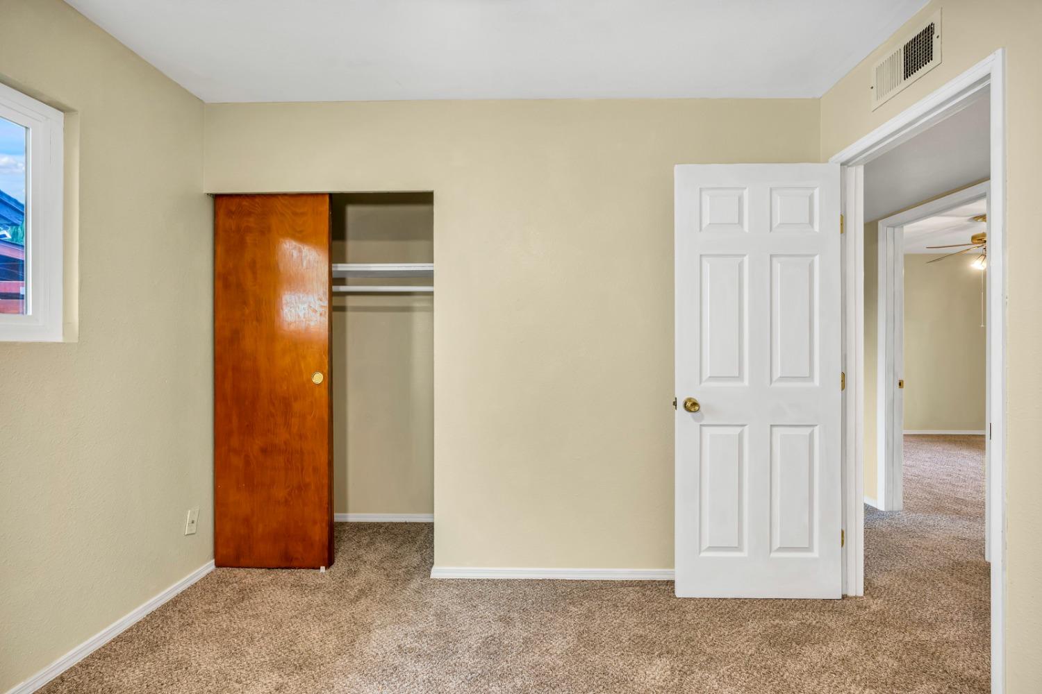 Los Banos, California 93635, United States, 3 Bedrooms Bedrooms, ,2 BathroomsBathrooms,Residential,Pending,24015