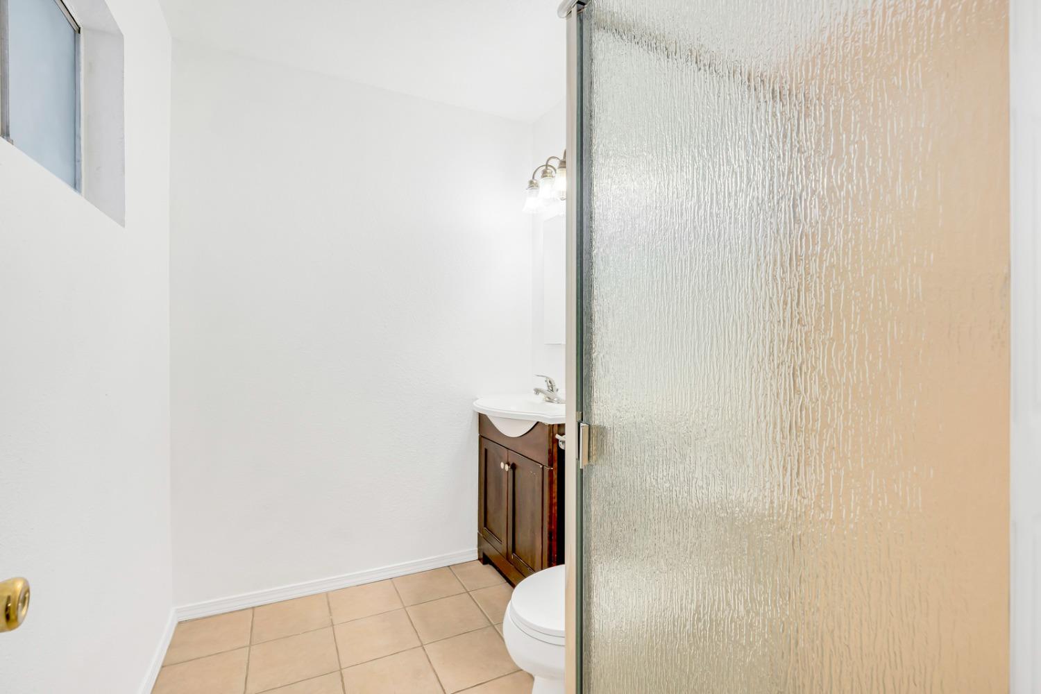 Los Banos, California 93635, United States, 3 Bedrooms Bedrooms, ,2 BathroomsBathrooms,Residential,Pending,24015