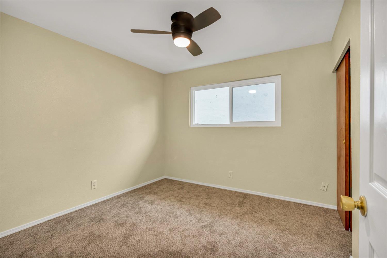 Los Banos, California 93635, United States, 3 Bedrooms Bedrooms, ,2 BathroomsBathrooms,Residential,Pending,24015