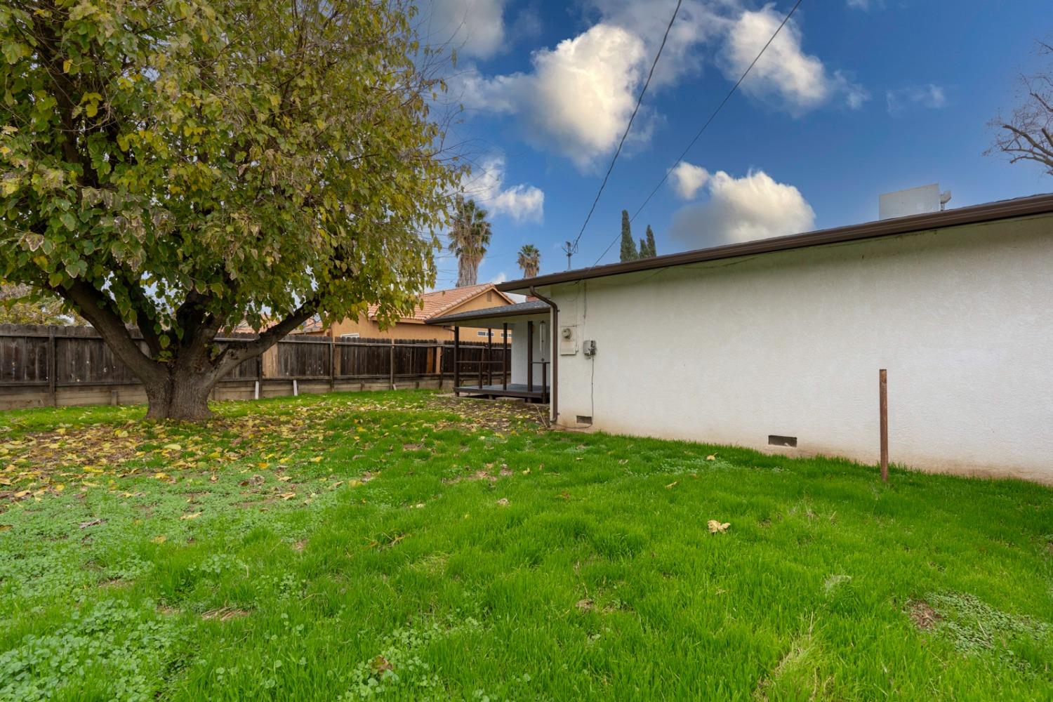 Los Banos, California 93635, United States, 3 Bedrooms Bedrooms, ,2 BathroomsBathrooms,Residential,Pending,24015