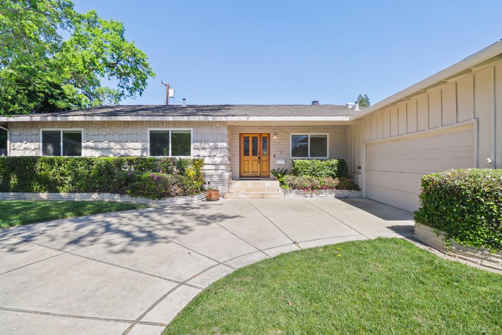 Photo of 122 Harber Court, Sacramento, CA 95864 (MLS # 226034737)