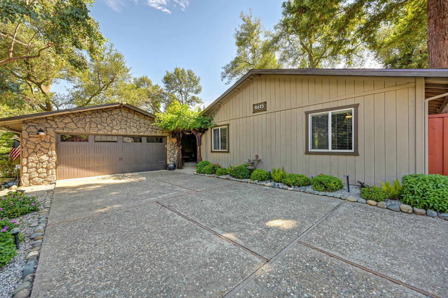 8615 Ackerman Way