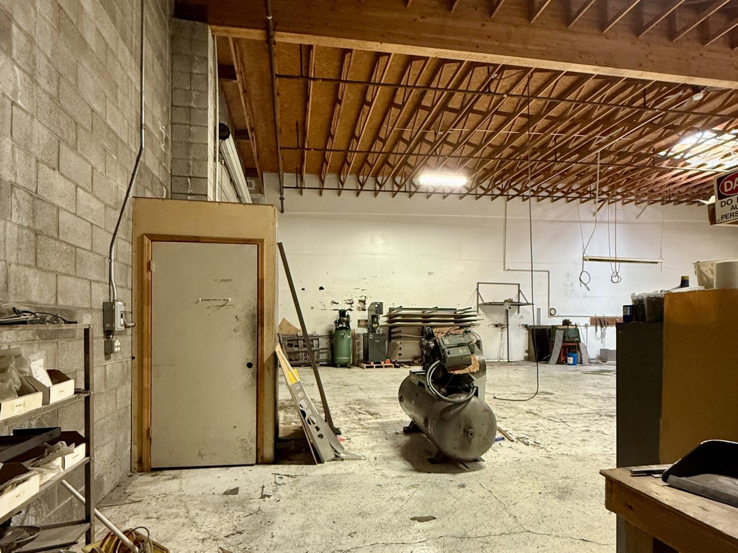 110 Spring Hill Drive 8-9