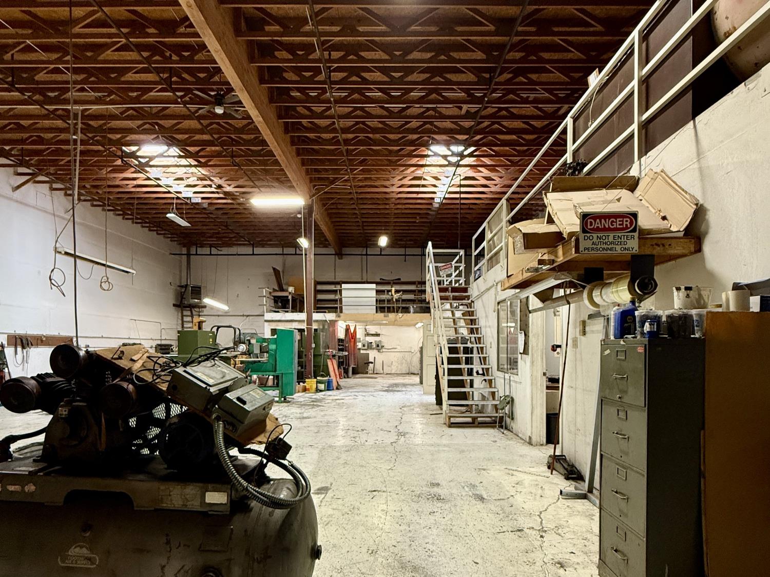 110 Spring Hill Drive 8-9