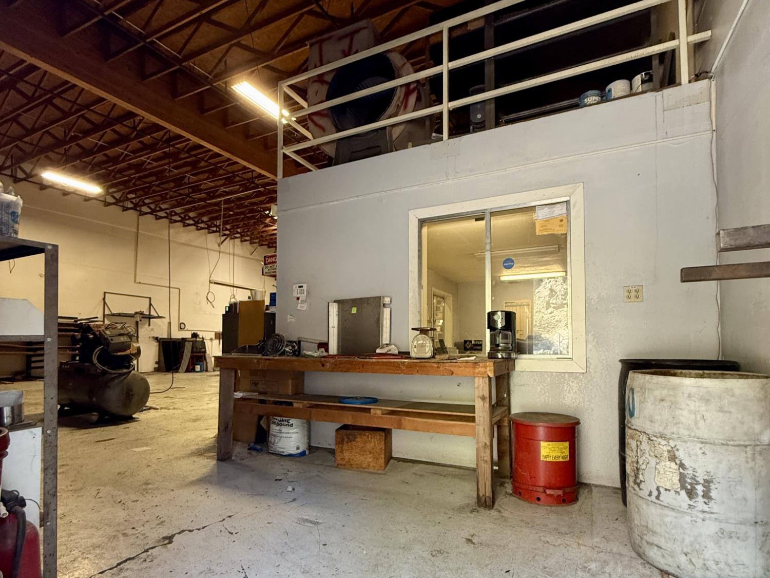 110 Spring Hill Drive 8-9