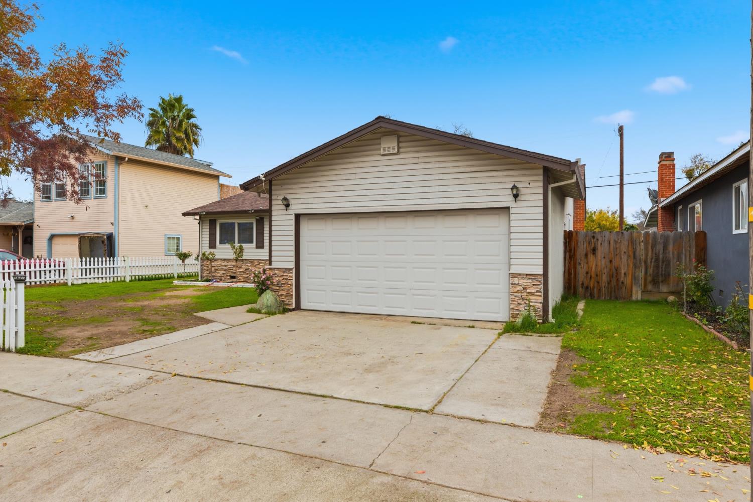 1322 Carver Road