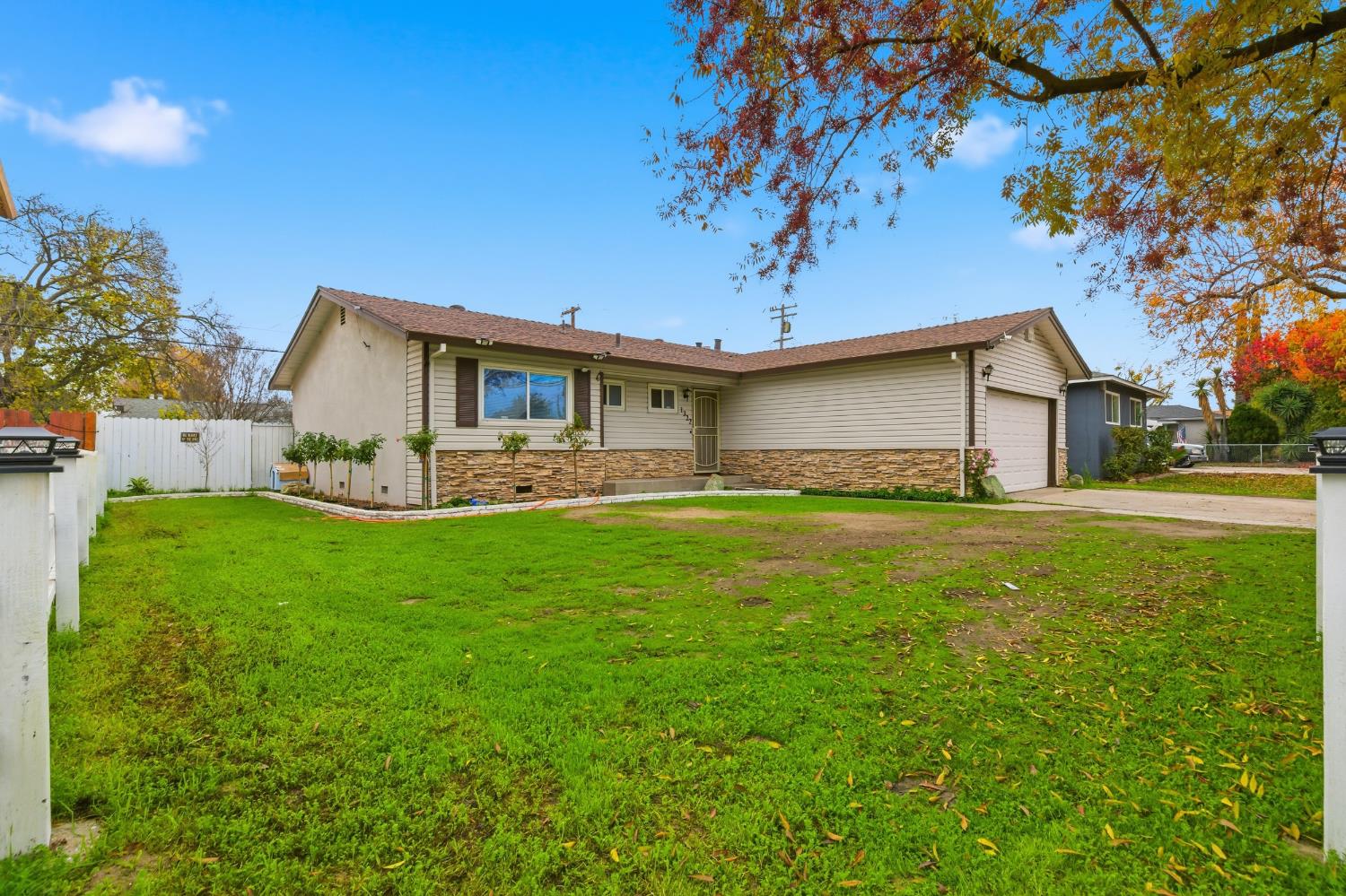 1322 Carver Road