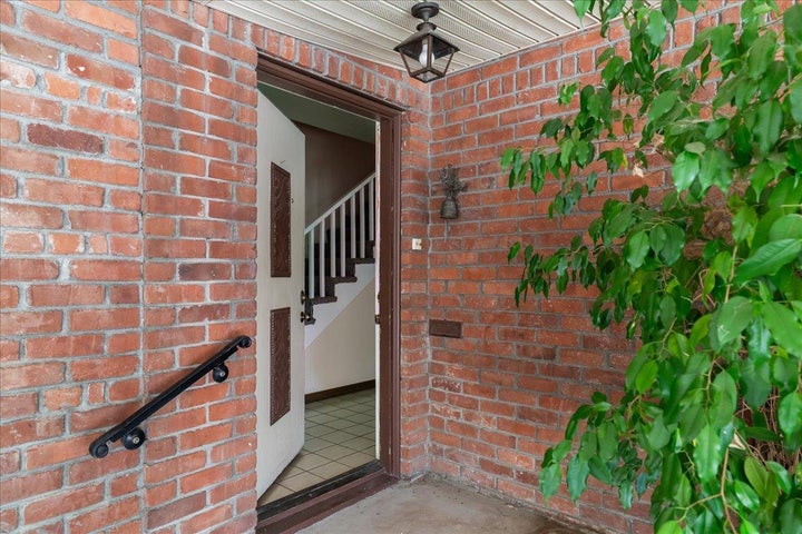 Photo 1 of 48 — 110 E B Street, Oakdale, CA 95361