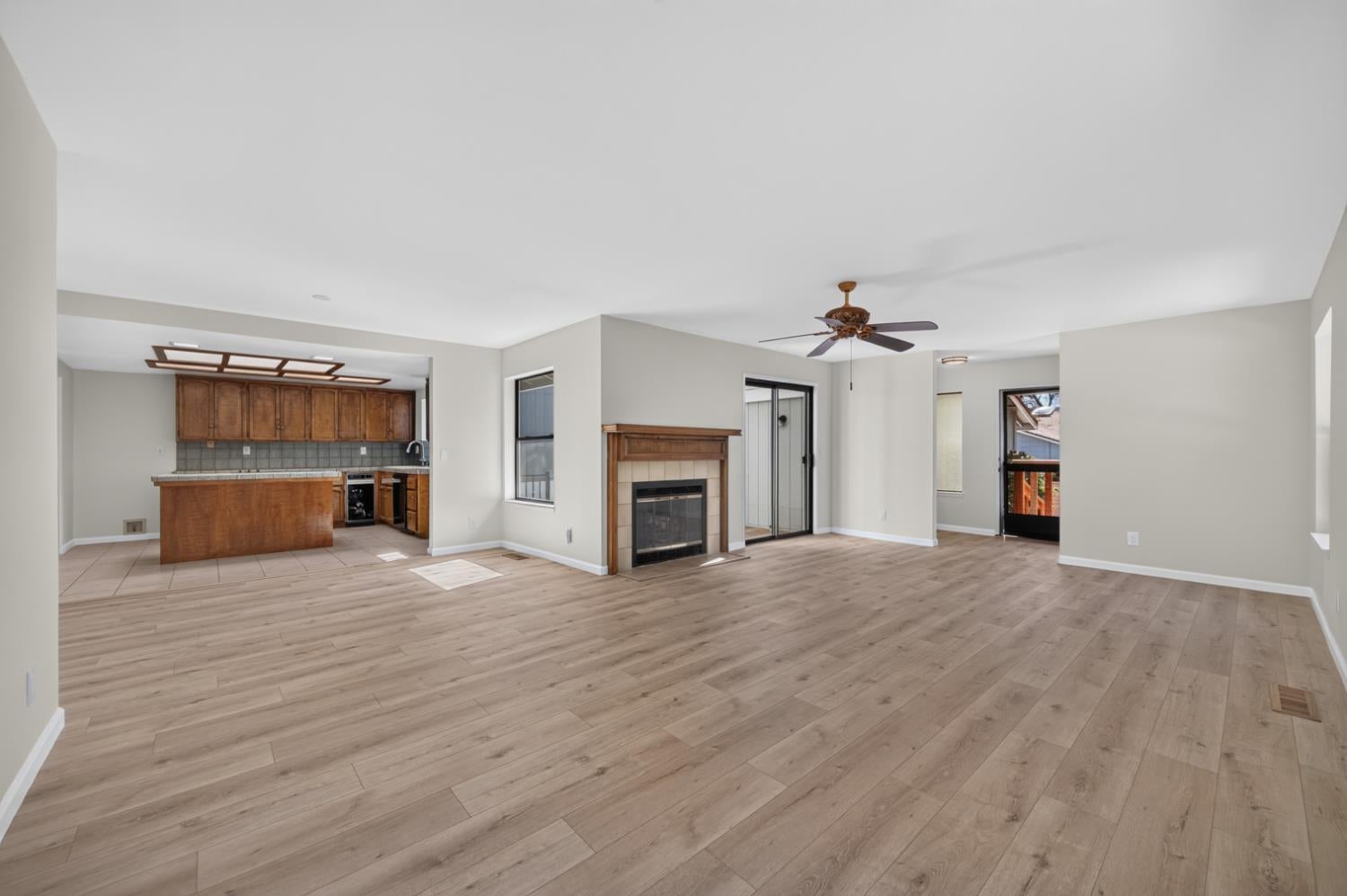 3253 Topaz Lane
