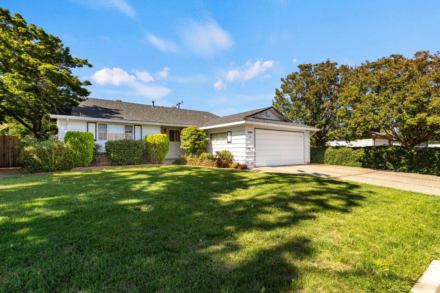 2592 Fernandez Drive
