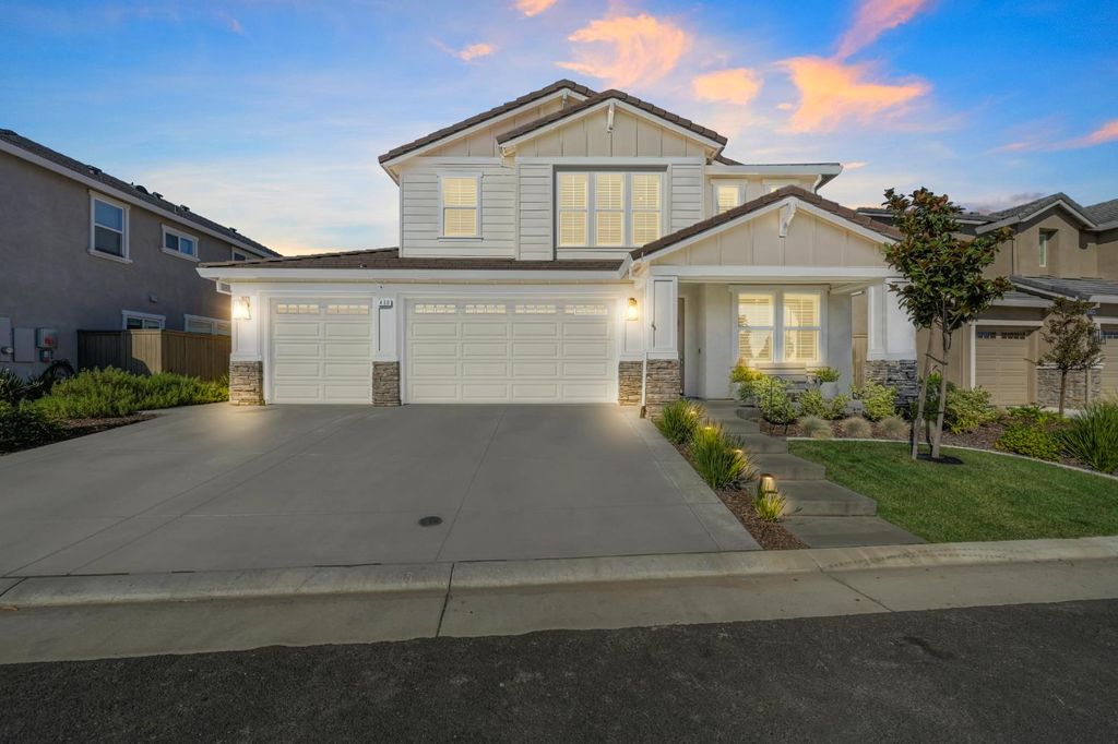 Photo of 400 Meadow Bloom Court, Roseville, CA 95747 (MLS # 225121381)