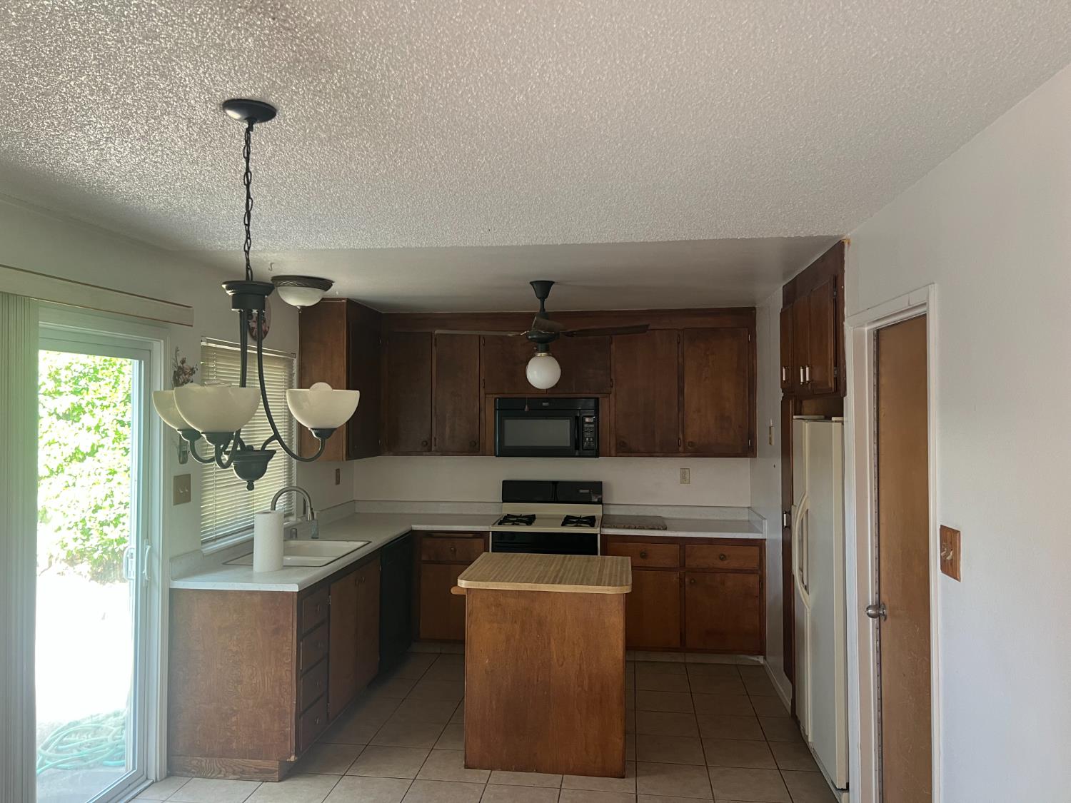 8906 Aksarben Drive