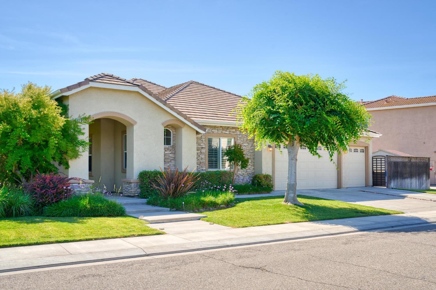 1616 Langum Way