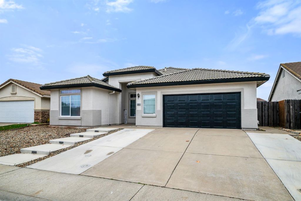 Photo of 9909 Desert Willow Court, Sacramento, CA 95829 (MLS # 225144999)