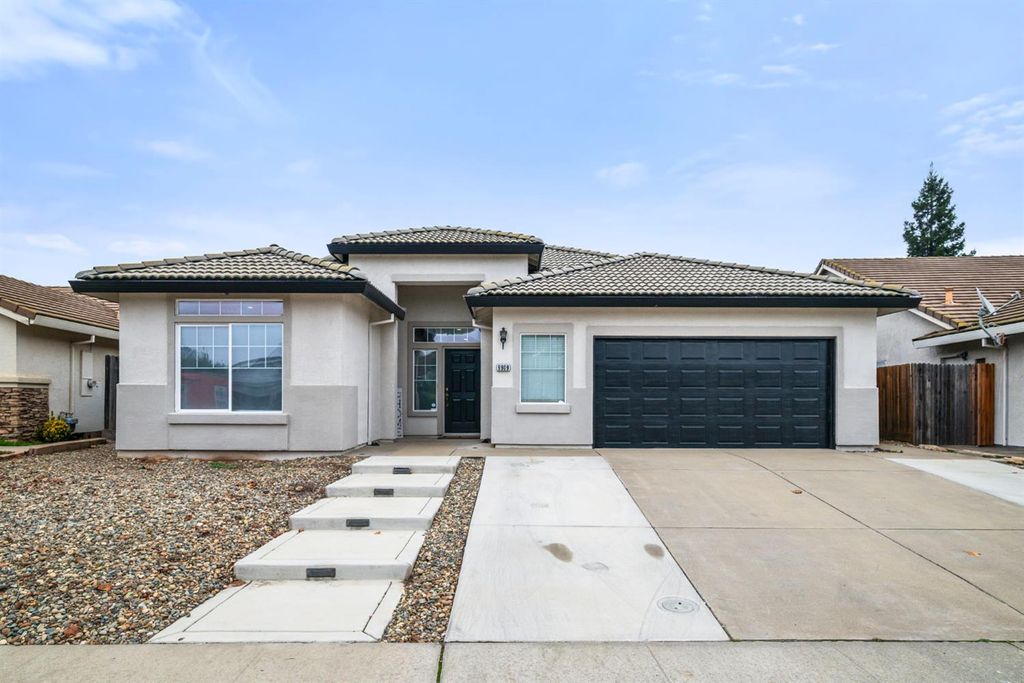 Photo of 9909 Desert Willow Court, Sacramento, CA 95829 (MLS # 225144999)