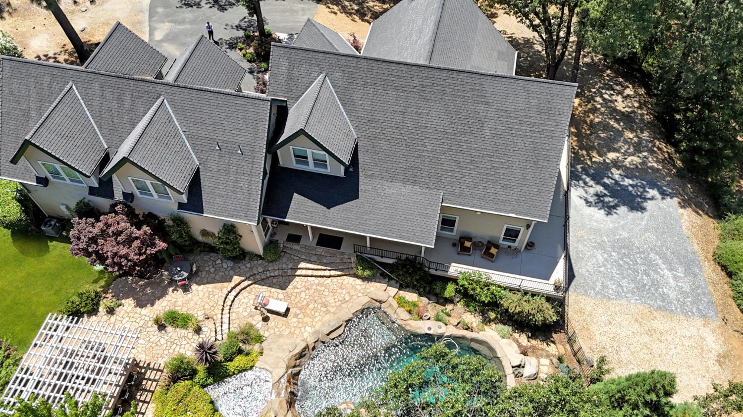 1880 Buck Ridge Court