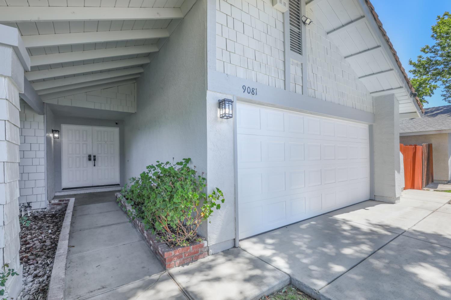 9081 Meadowdale Way