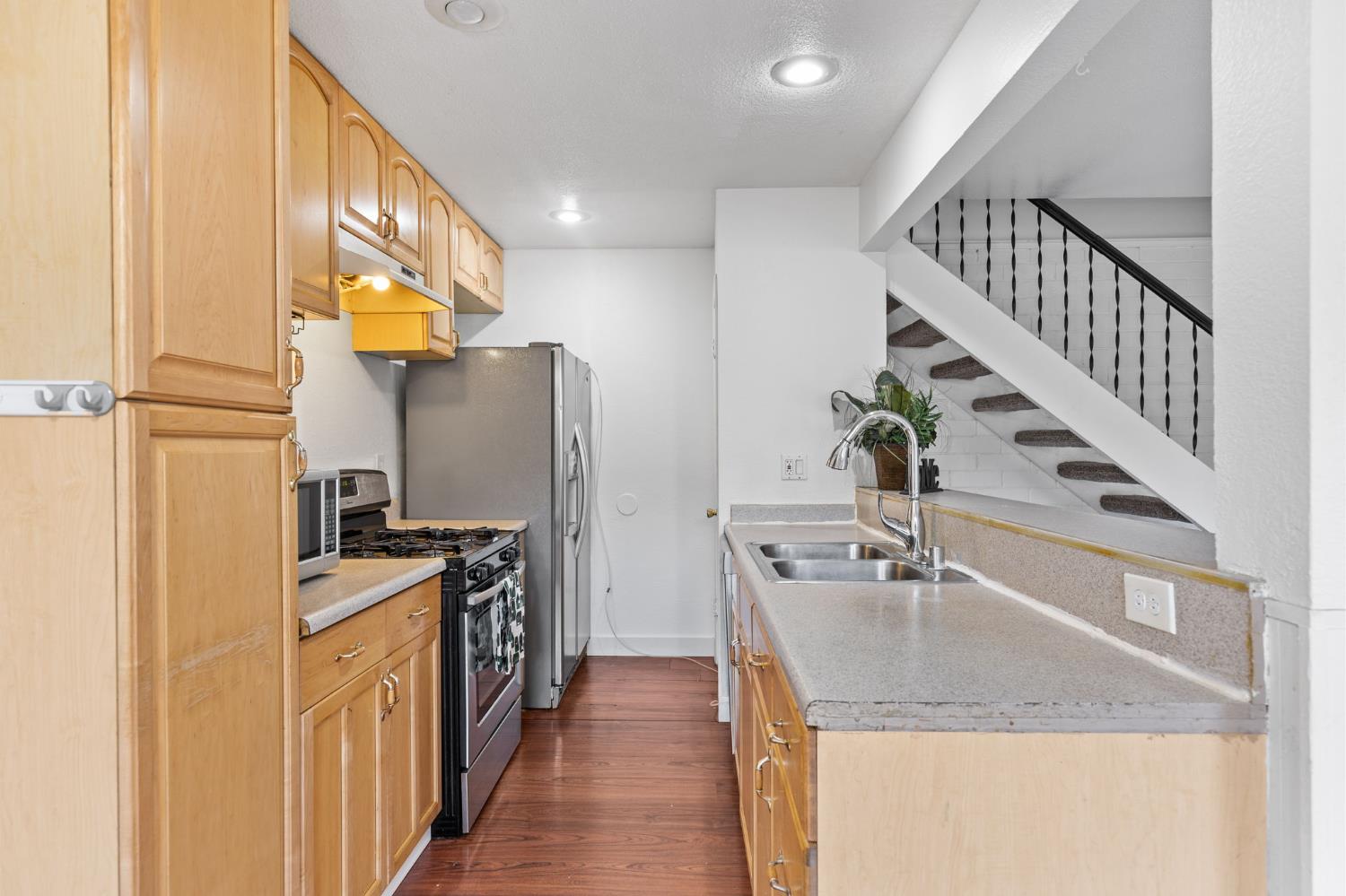 4728 Greenholme Drive 2