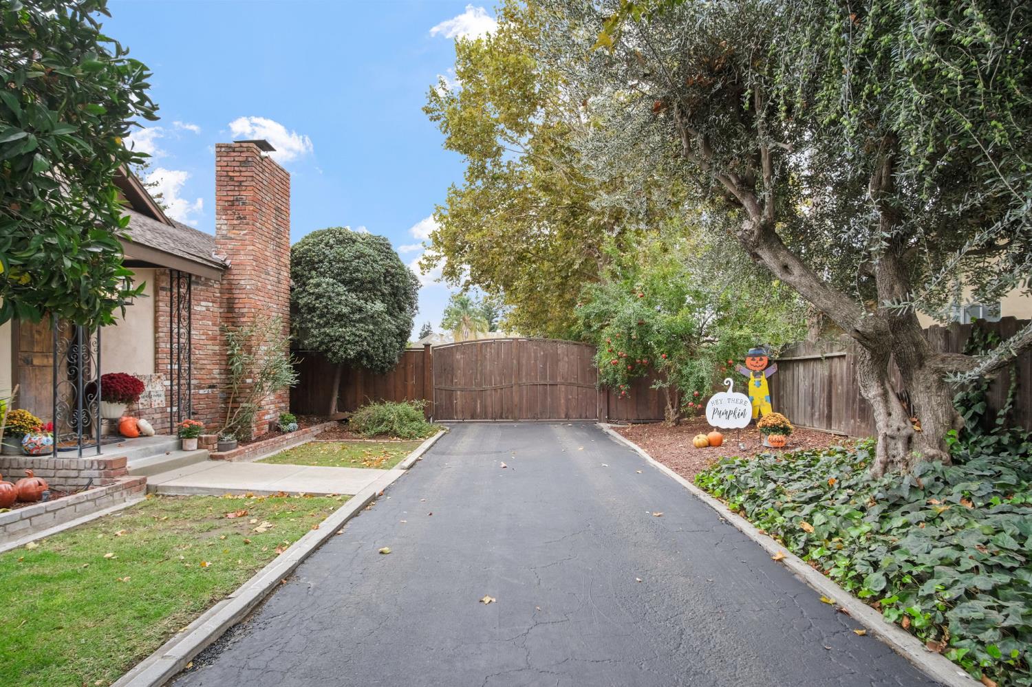 2200 E Tuolumne Road