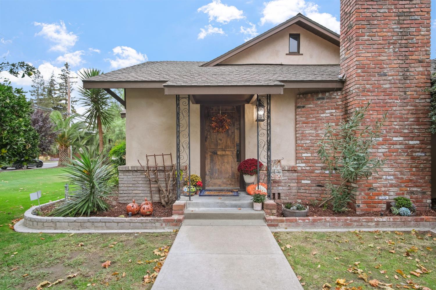 2200 E Tuolumne Road