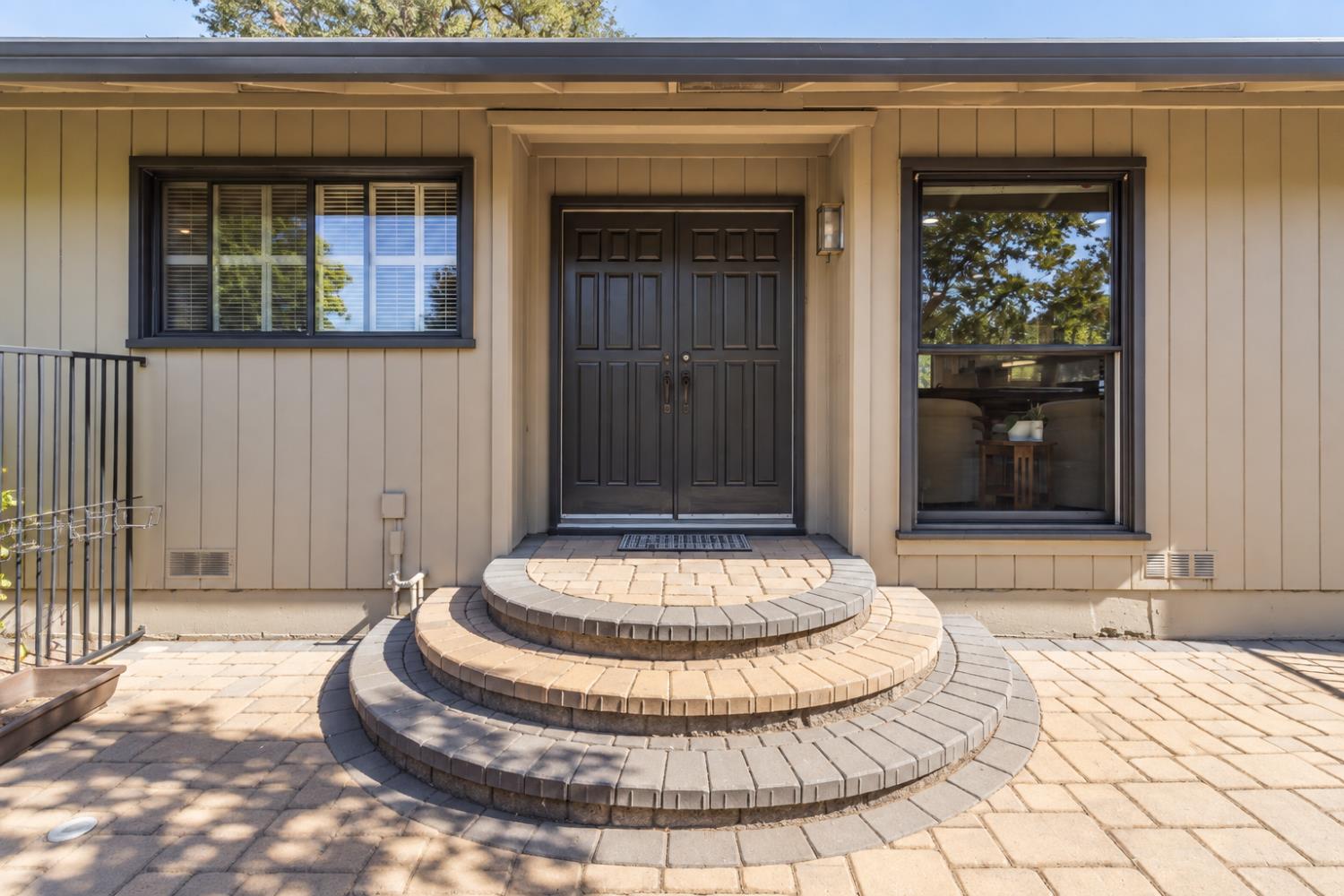 8737 Bluff Lane